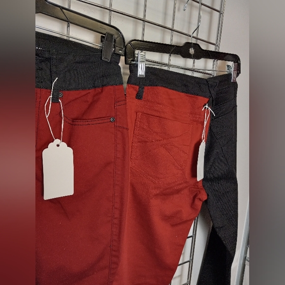 Red&Black split-personality mall-goth skinnies! - Picture 3 of 5